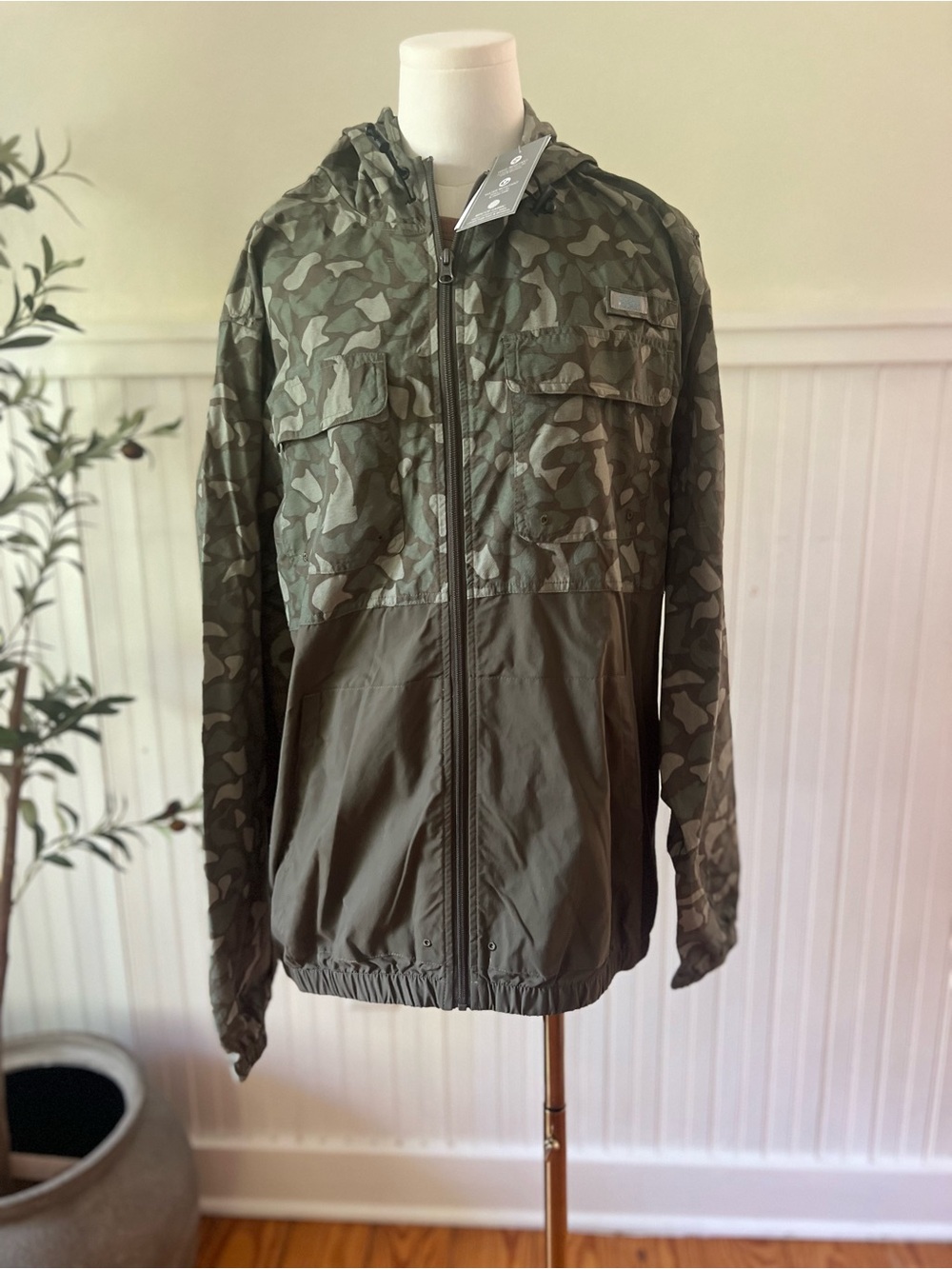Ocean Coast Camo‎ Windbreaker Jacket Medium Hooded Water Resistant Ripstop NWT